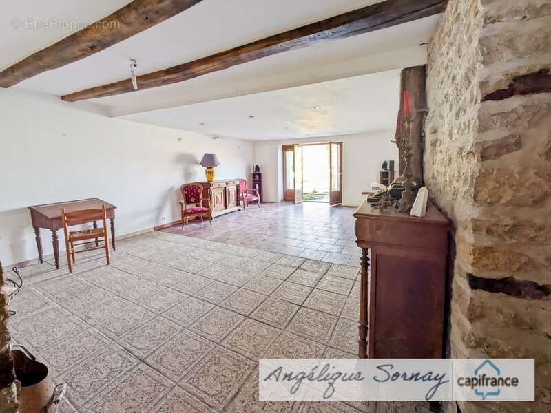 Maison à SAINT-JULIEN