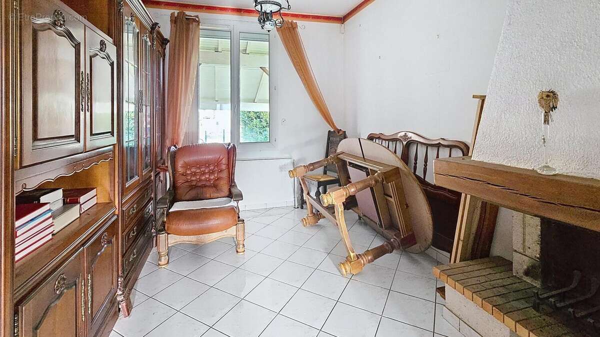 Maison 90 m² à La Ville-Du-Bois  - photo 4