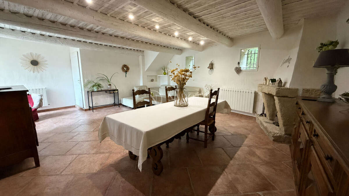 Maison à ROBION
