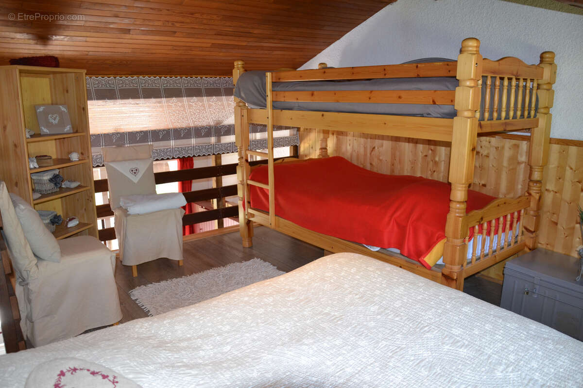 Agréable T2 en duplex de 33 m2 au sol avec terrasse, jardin privatif et parking - photo 9