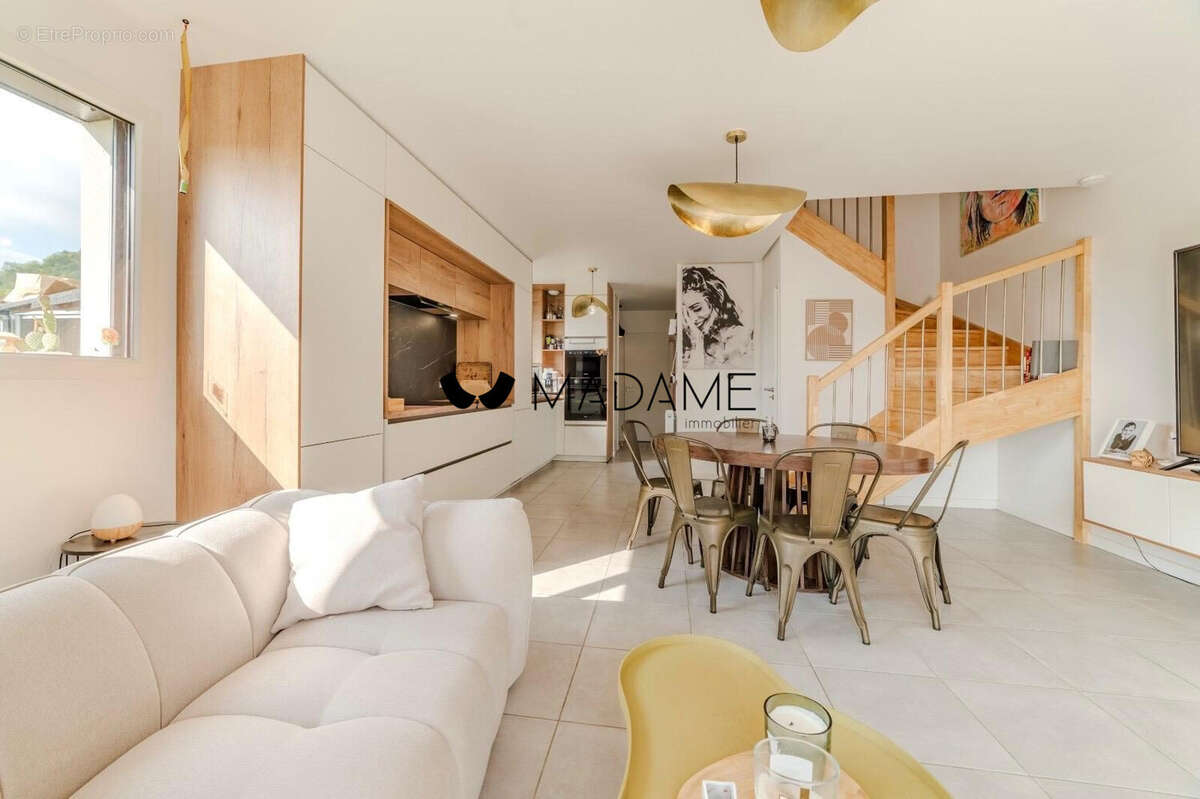 Maison à LA MURETTE