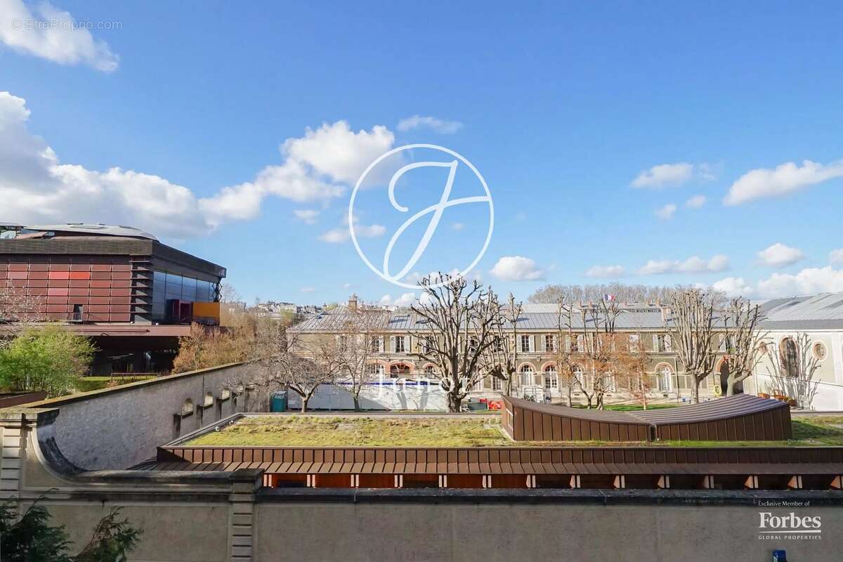 Appartement à PARIS-7E