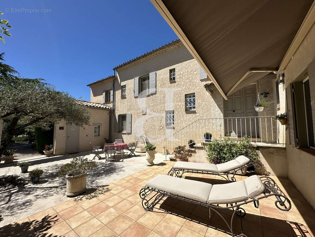 Maison à VAISON-LA-ROMAINE