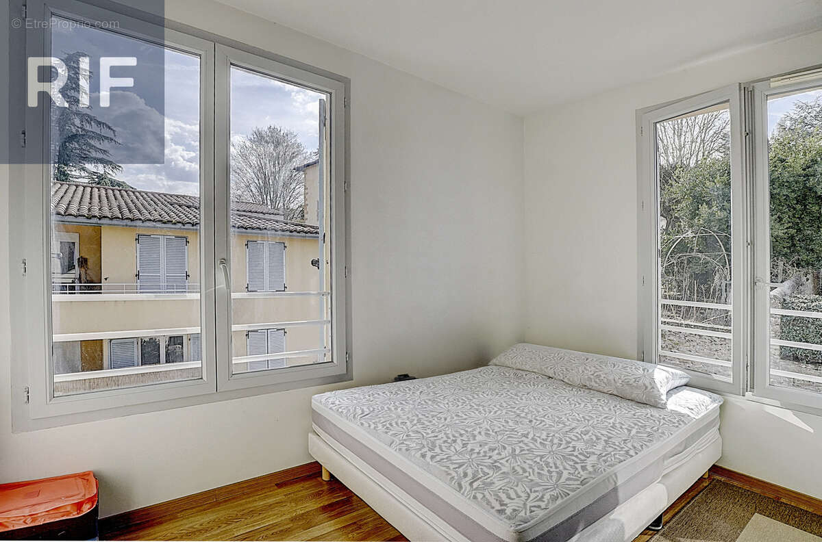 Appartement à CURIS-AU-MONT-D'OR
