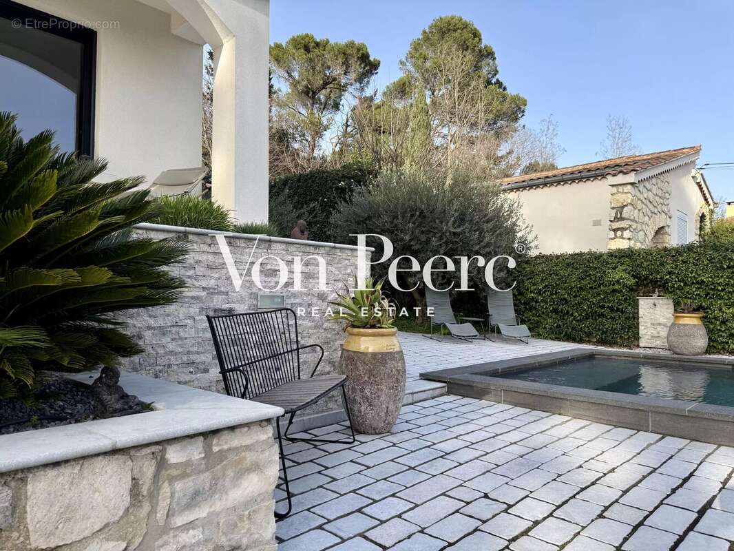 Maison à VILLENEUVE-LES-AVIGNON