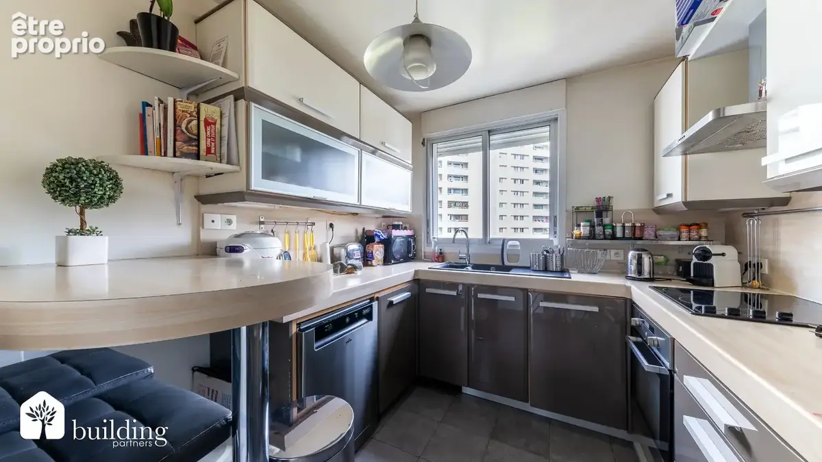 Levallois-Perret - Proche Paris - Appartement 4 pièces de 100 m² - photo 5