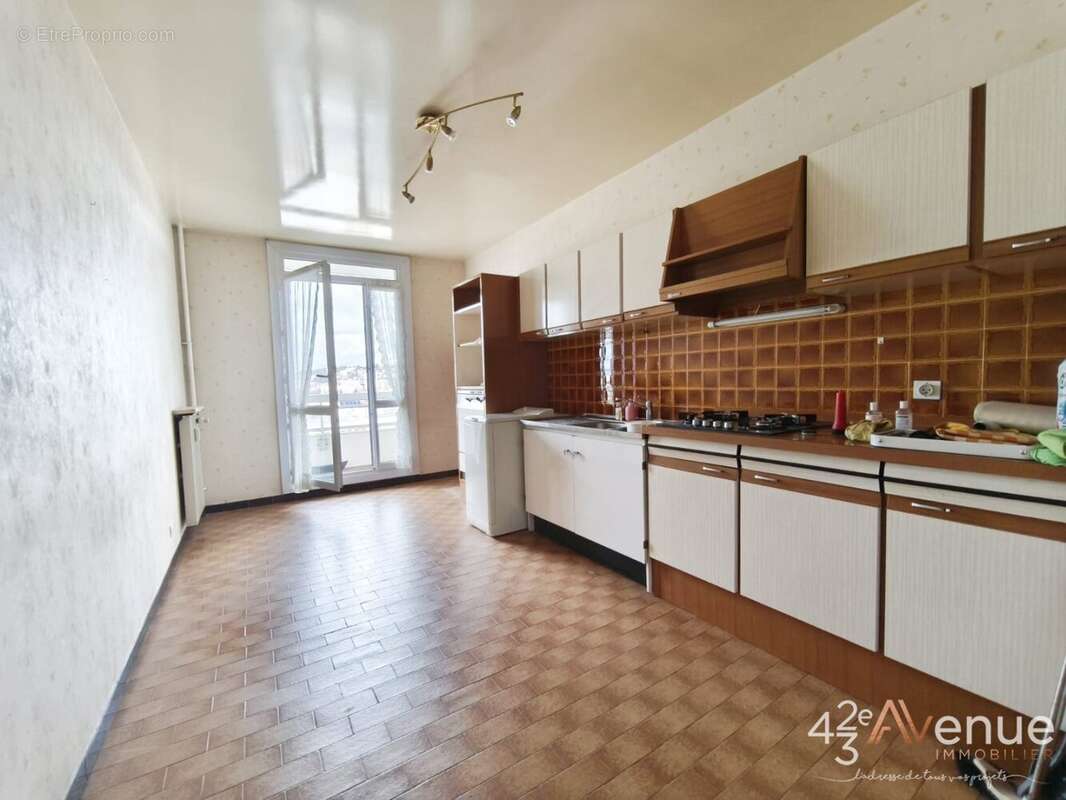 Appartement à SAINT-ETIENNE