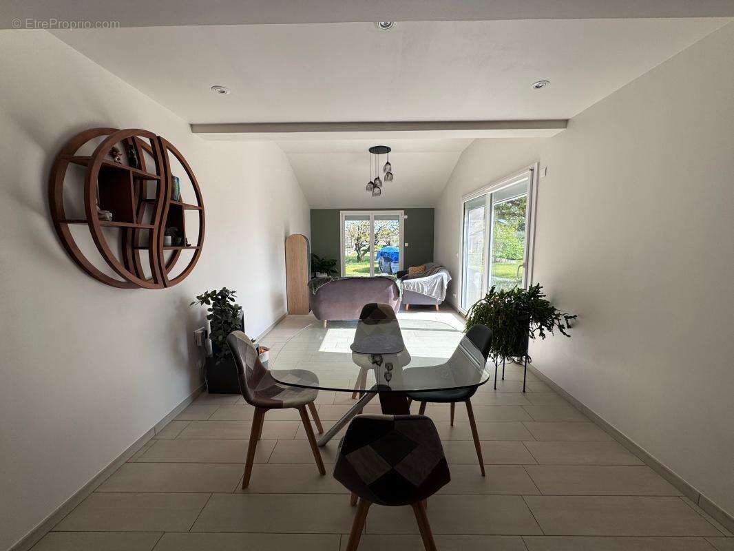 Maison à SAINT-ROMAIN-DE-JALIONAS