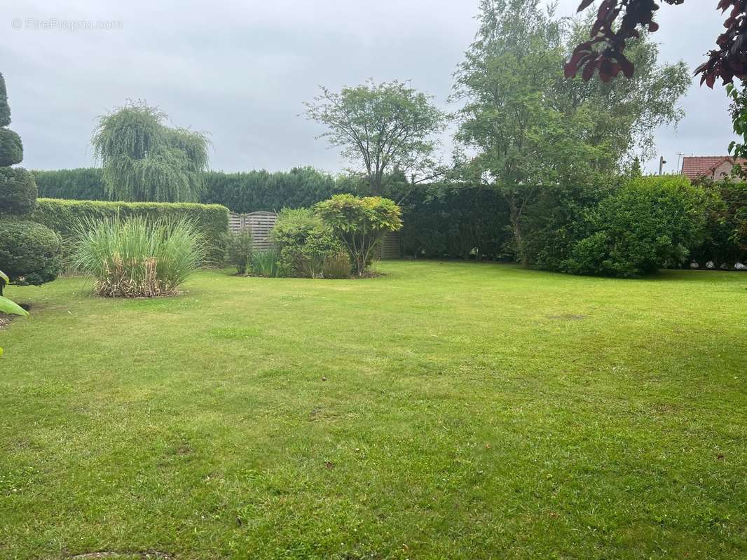 Terrain à CAMPHIN-EN-CAREMBAULT