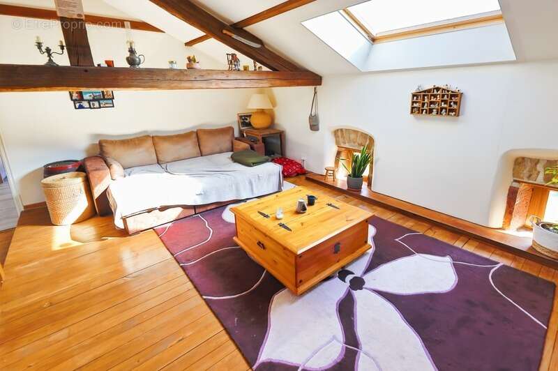 Maison à LA CHAPELLE-DEVANT-BRUYERES