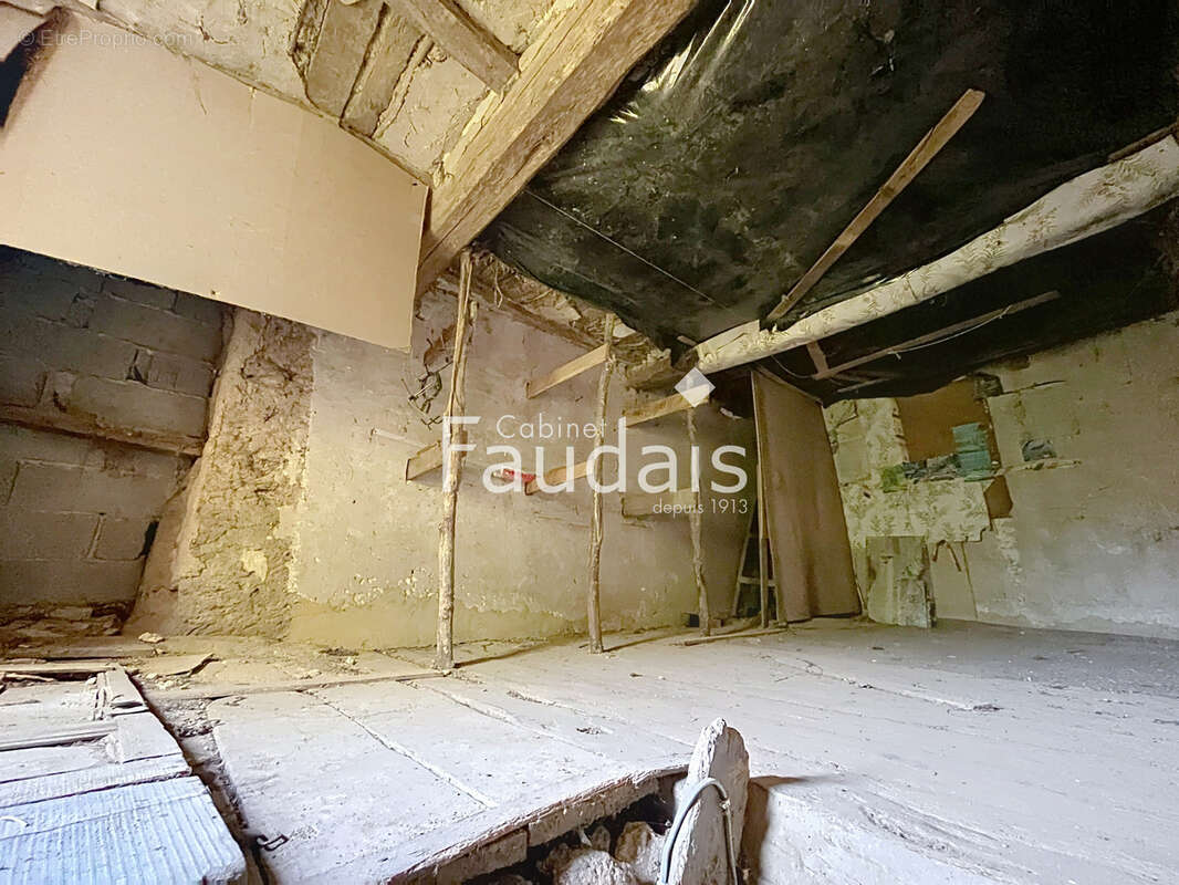 Maison à SAINT-PATRICE-DE-CLAIDS