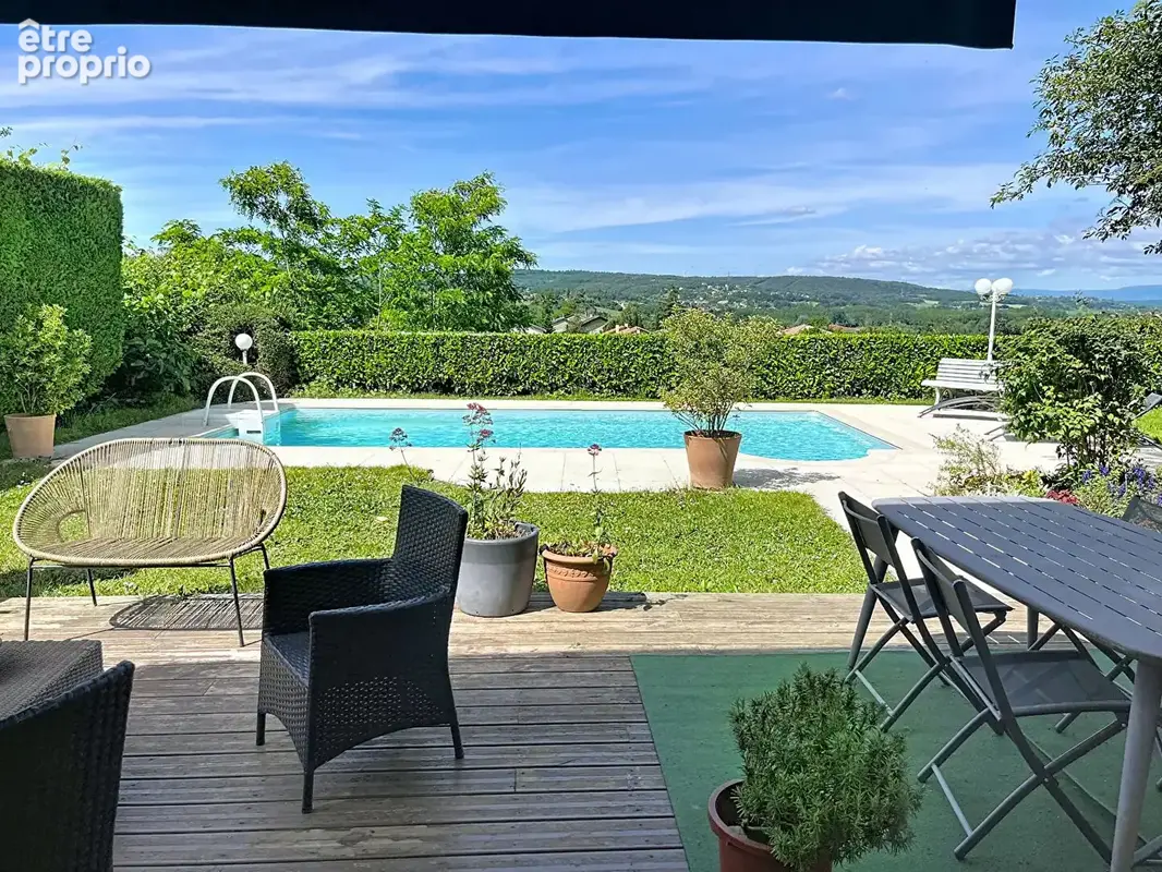 Maison L'Isle D'Abeau vieux village 6 pièces 155 m2 - photo 2