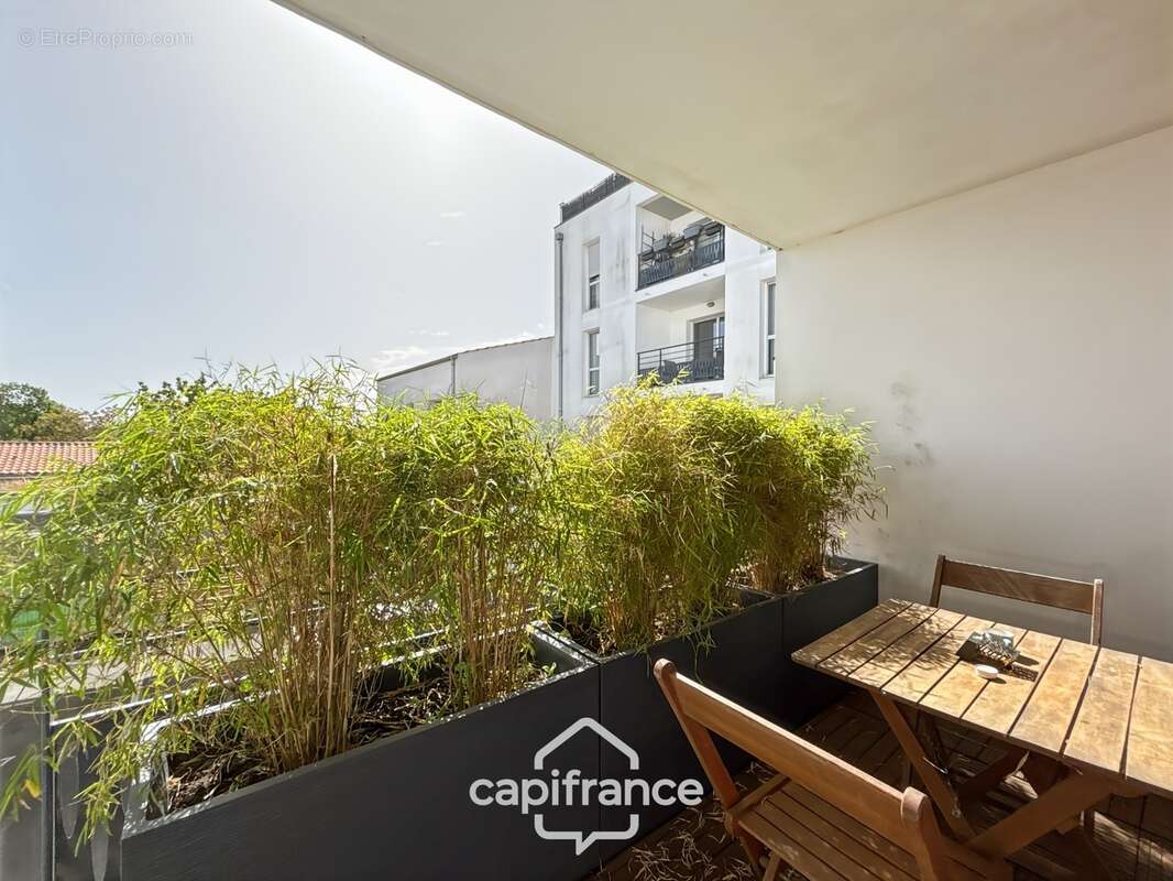 LA ROCHELLE, quartier Saint-Maurice. Appartement 3 pièces avec loggia et parking - photo 5