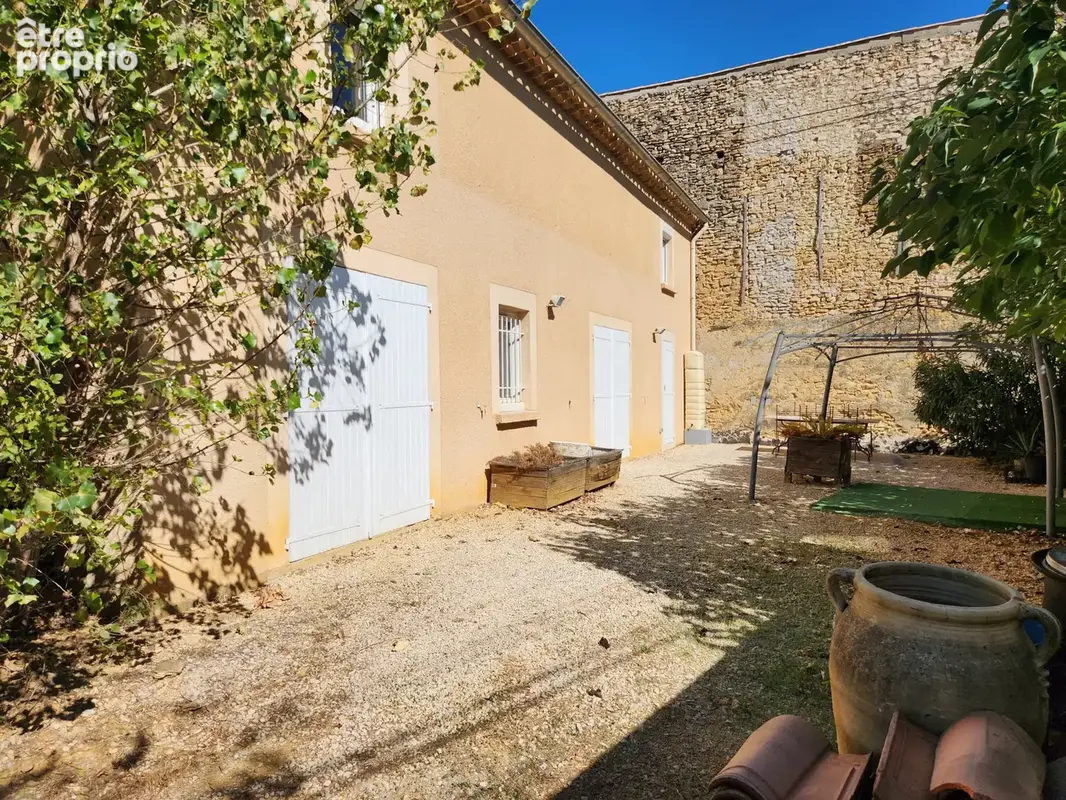Maison avec grand sous-sol aménageable et terrain de 625 m2 à Mornas - photo 2