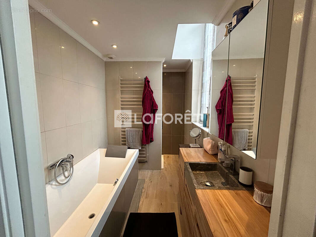 Maison à SAINT-NICOLAS-DE-LA-GRAVE