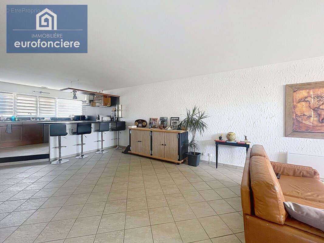 Appartement à SAINT-JULIEN-LES-VILLAS