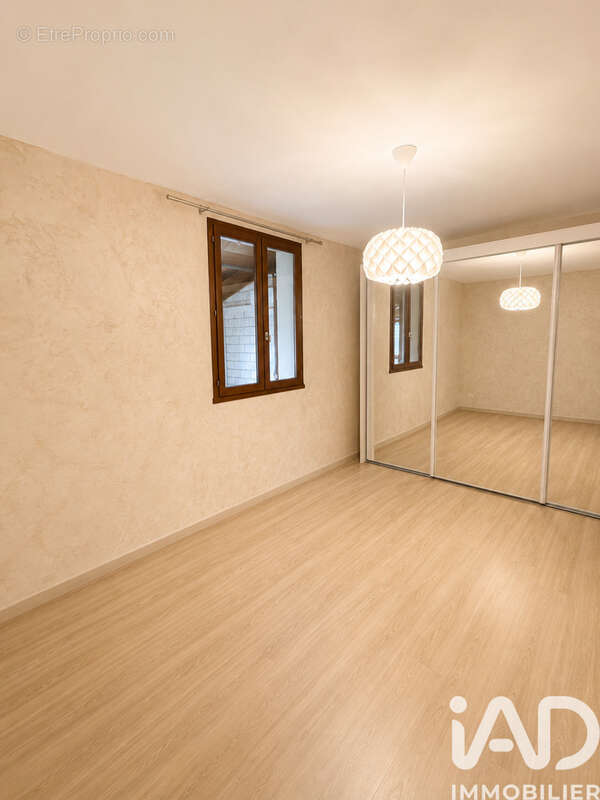 Maison 134 m² à Claye-Souilly  - photo 2