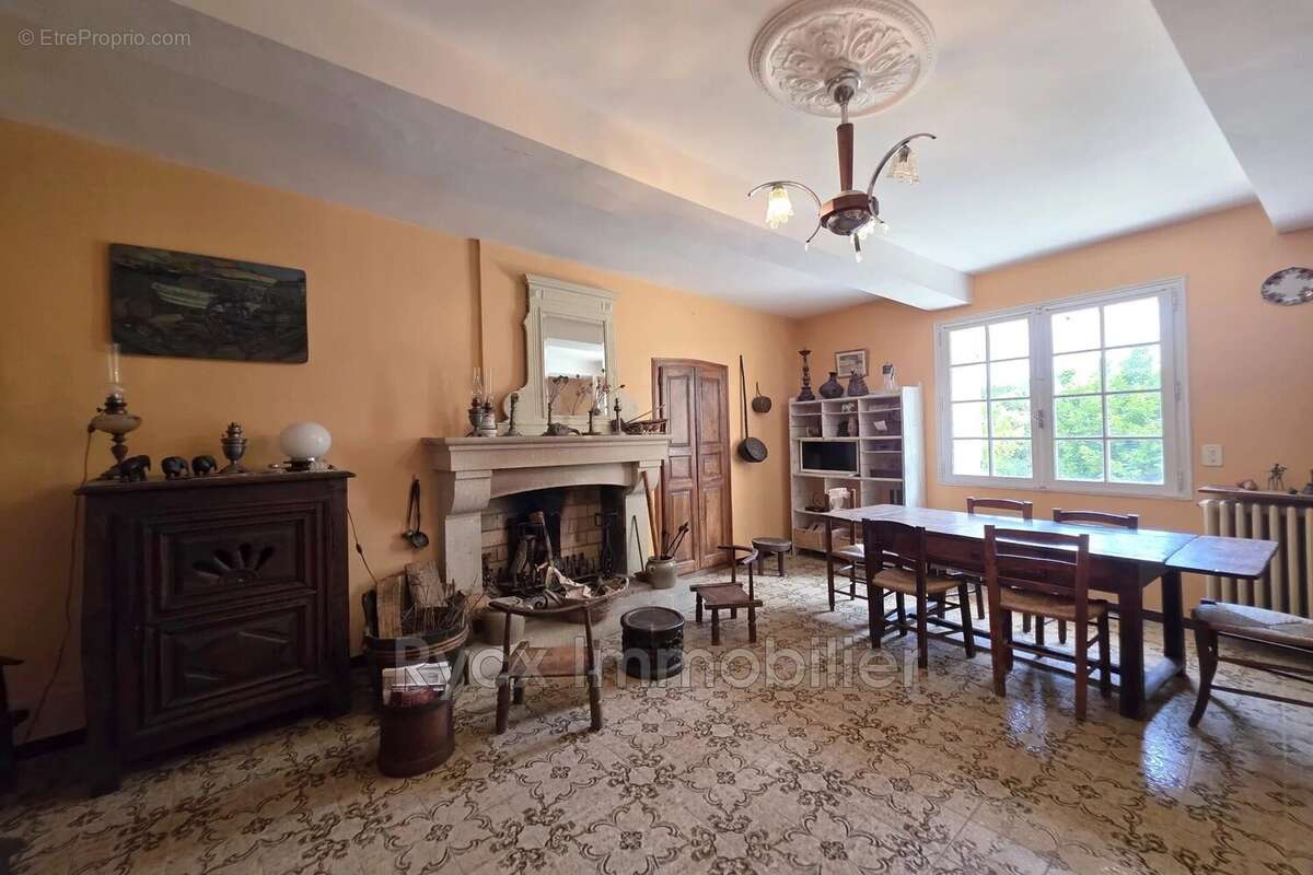 Maison 98 m² à Saint-Saturnin-Les-Apt  - photo 8
