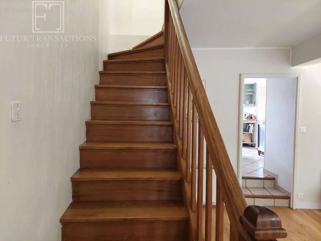 Maison à BOURDEILLES