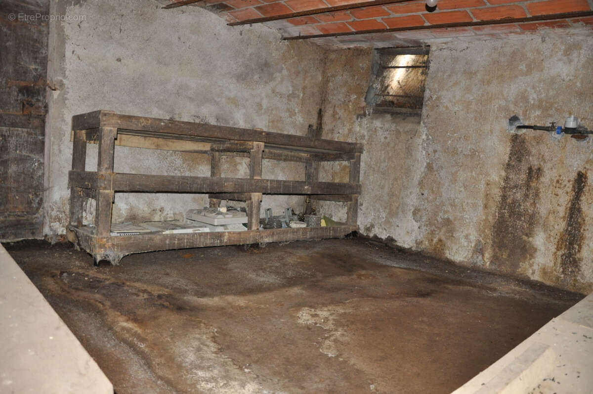 Jolie fermette à la campagne, 2 chambres, dépendances et terrain de 3090 m2 - photo 19