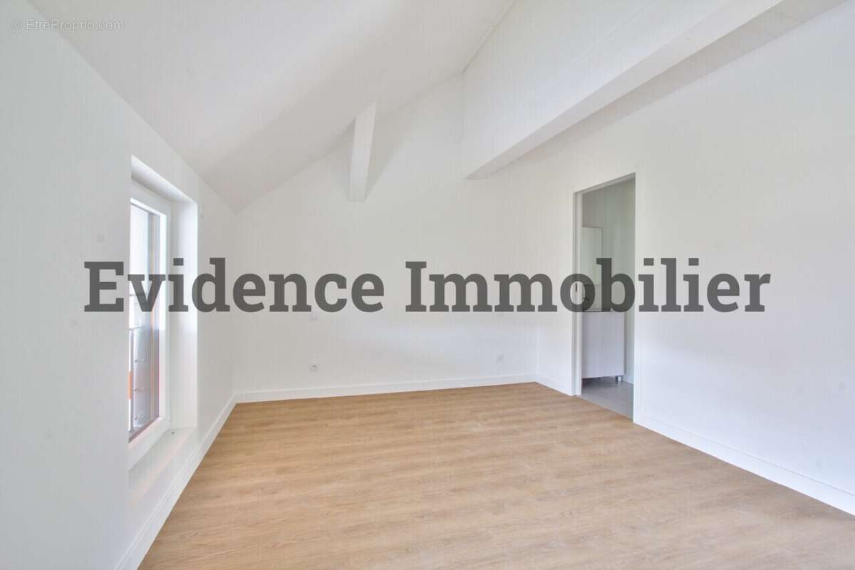 Appartement à GILLY-SUR-ISERE