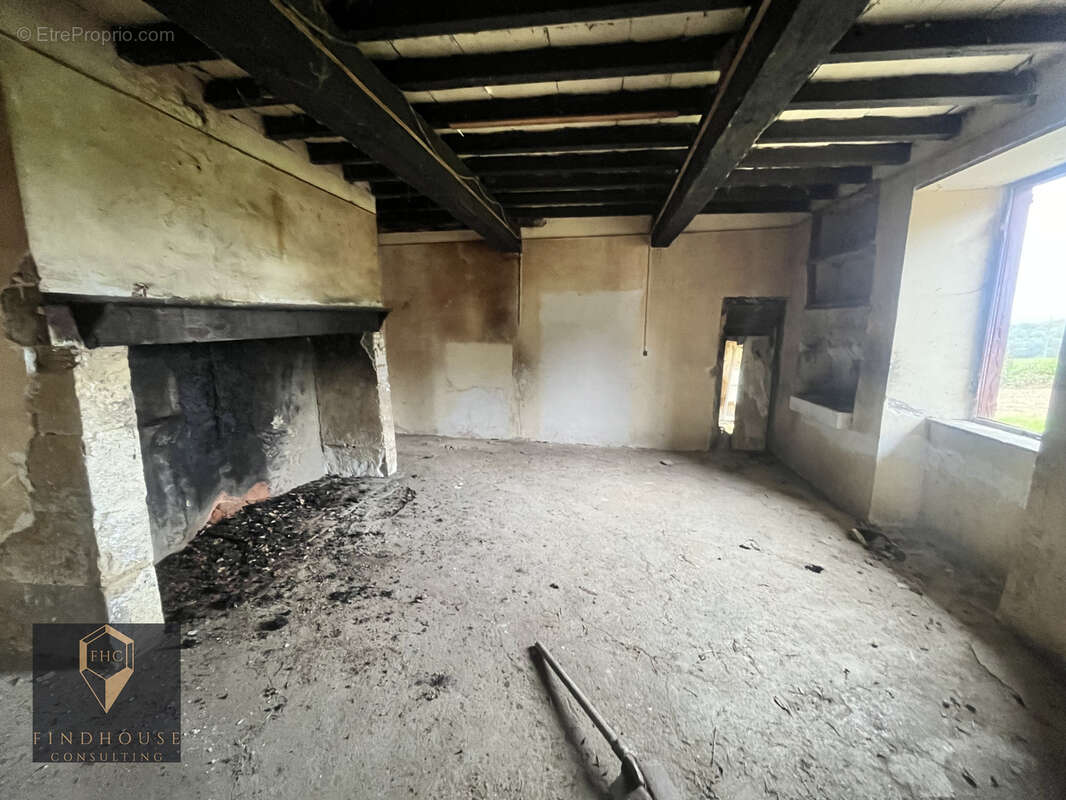 Maison à AURIGNAC