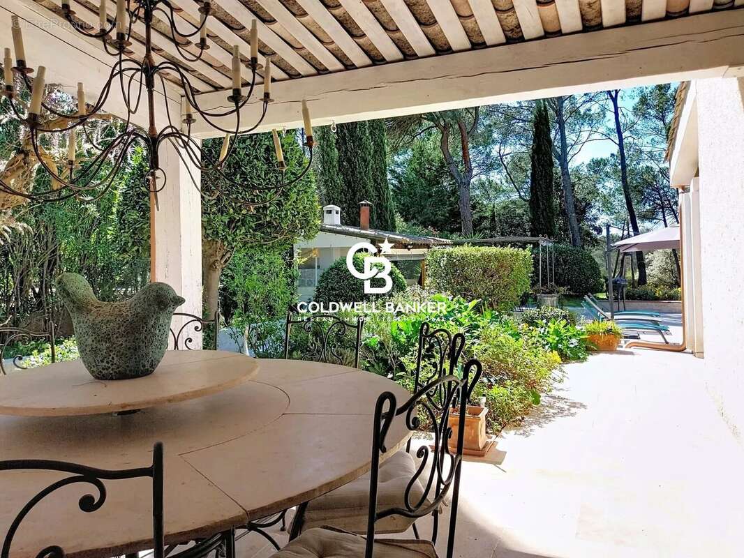 Maison à PUGET-SUR-ARGENS