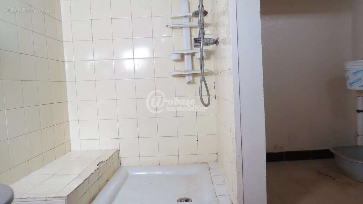 Appartement à MARSEILLE-5E