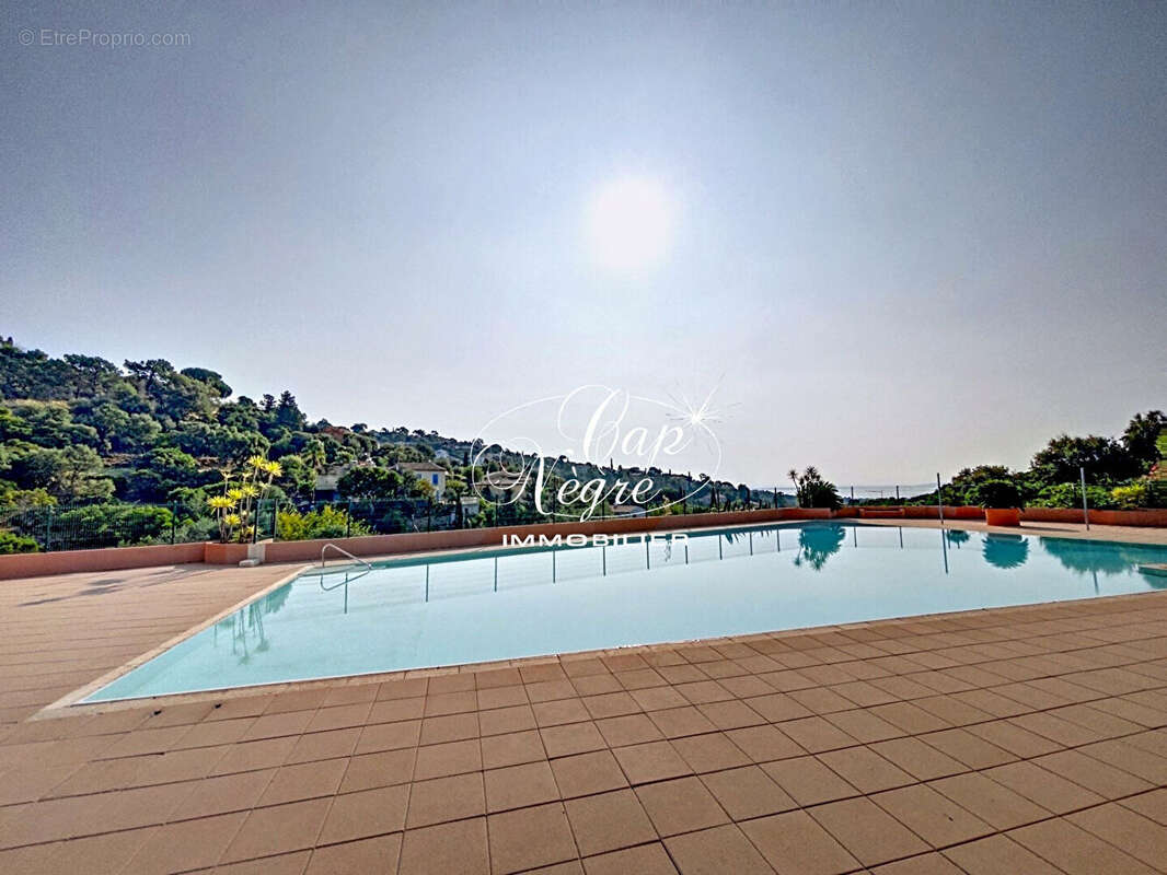 Appartement à ROQUEBRUNE-SUR-ARGENS
