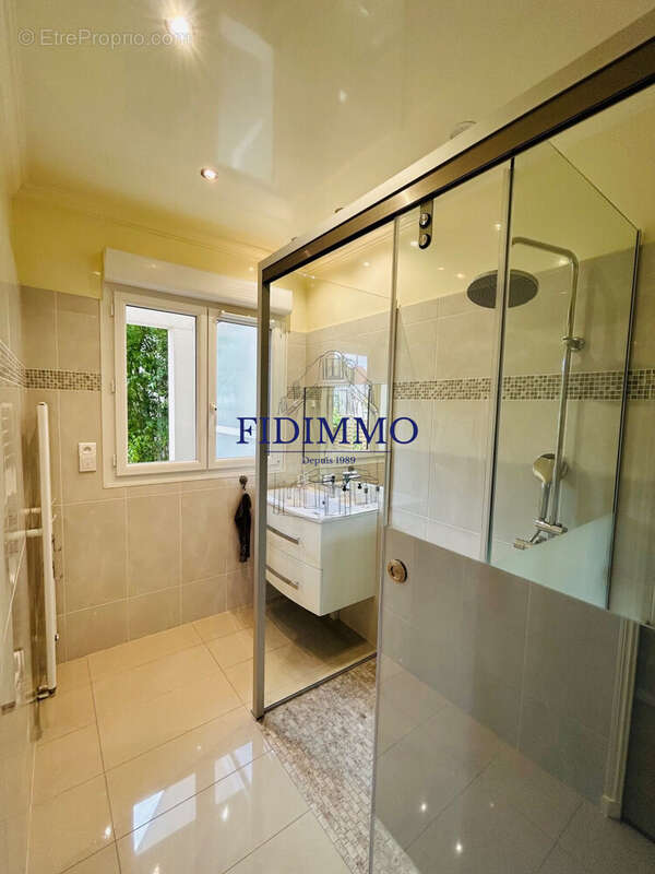 Maison à CHENNEVIERES-SUR-MARNE