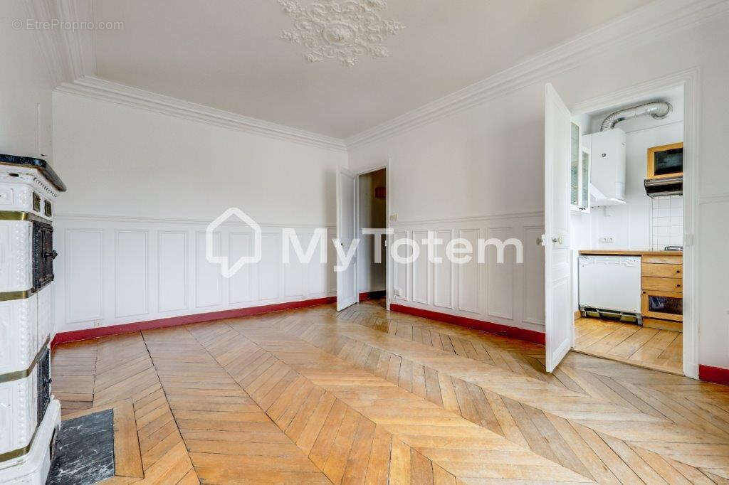 Appartement à PARIS-17E