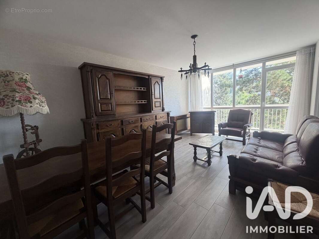 Appartement 60 m² à Dammarie-Les-Lys  - photo 2