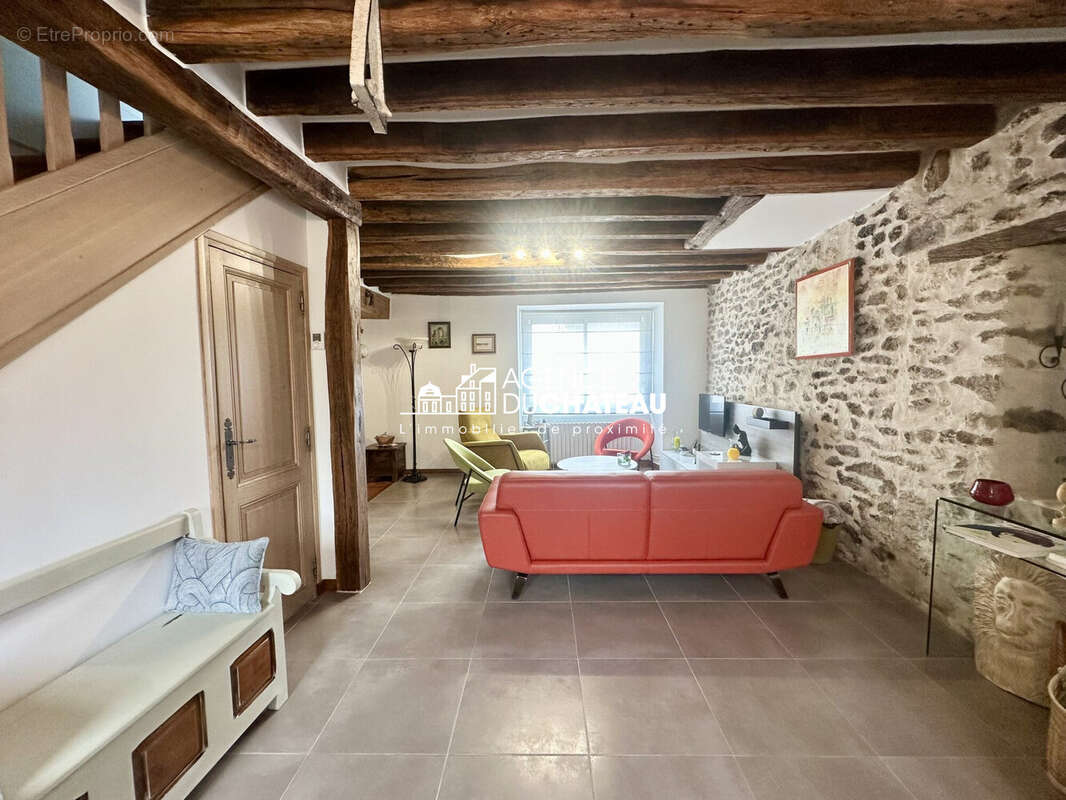 Maison 93 m² à Nandy  - photo 5