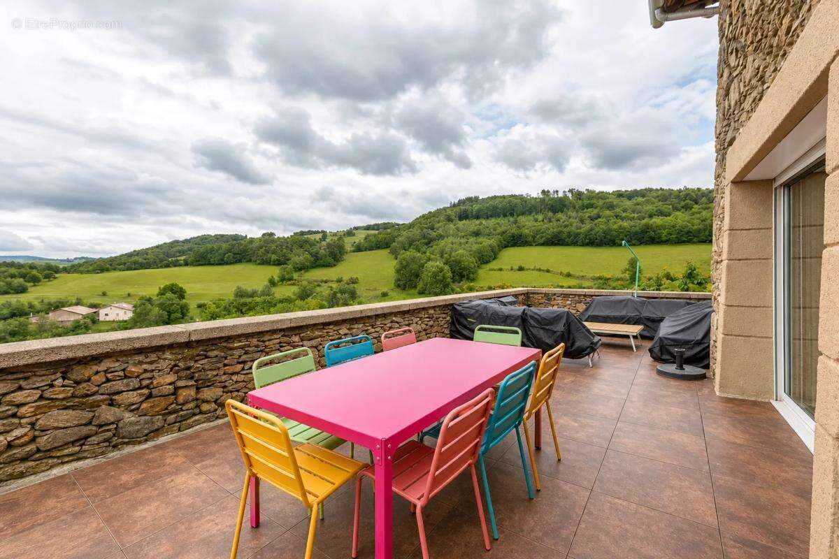 Maison à MONTROMANT