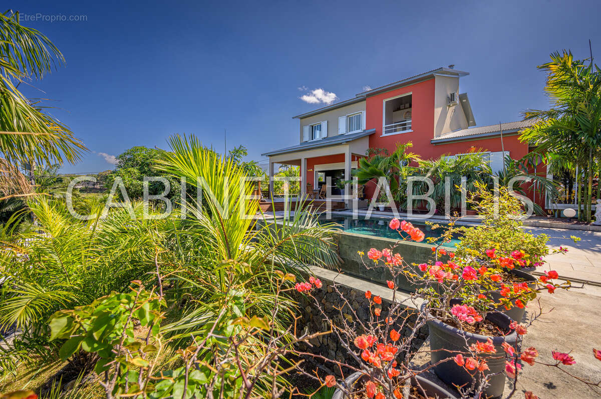 A VENDRE -VILLA T6  224.40 m2 environ - ENTRE-DEUX - 690 000 € - photo 7
