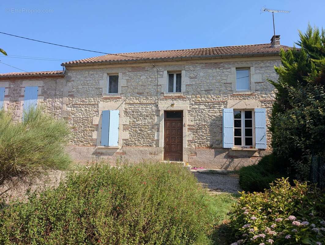 Grande maison à la campagne avec dépendance - photo 13