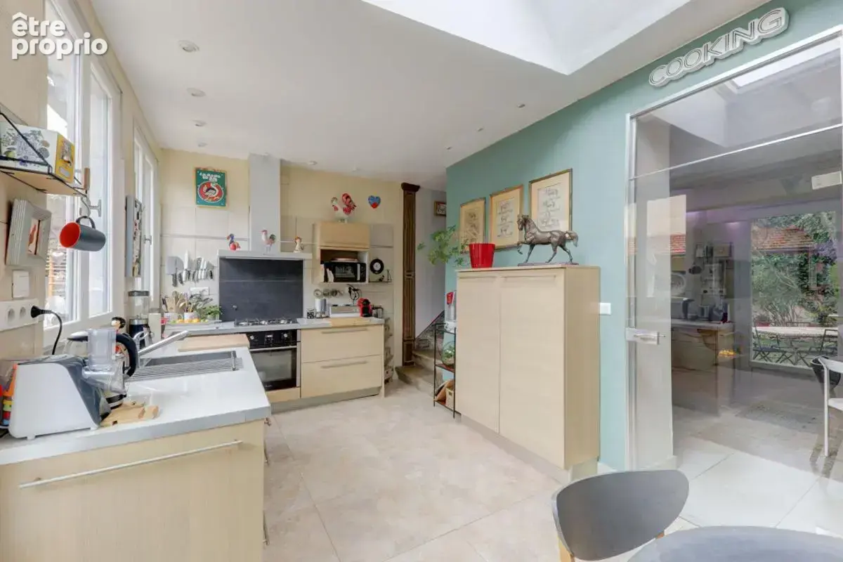 VENTE d'une maison 6 pièces  184 m² à RILLIEUX LA PAPE village - photo 7