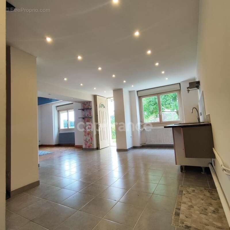 Maison à LA BATIE-DIVISIN