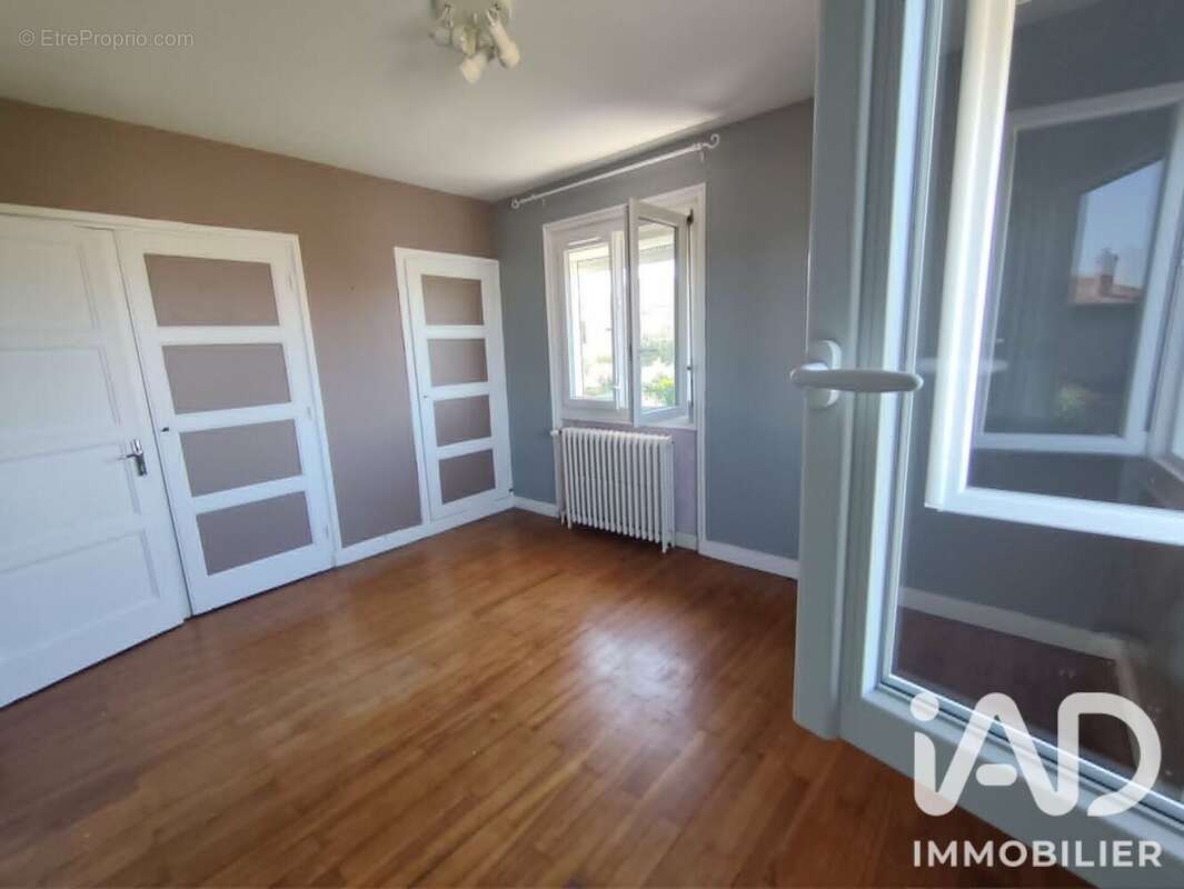 Maison 83 m² à La Clayette  - photo 9