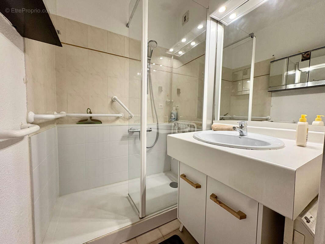 83600 frejus plage appartement f2 en rez de jardin garage piscine - photo 17