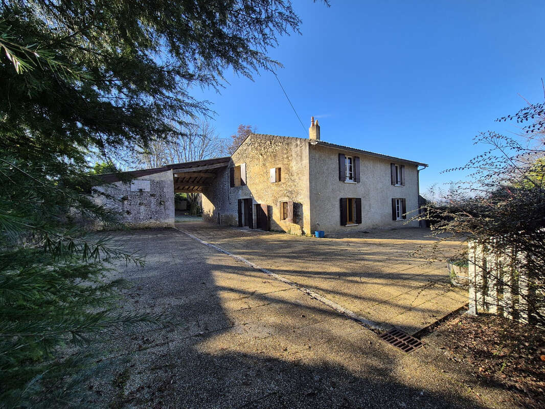 Maison à RAUZAN