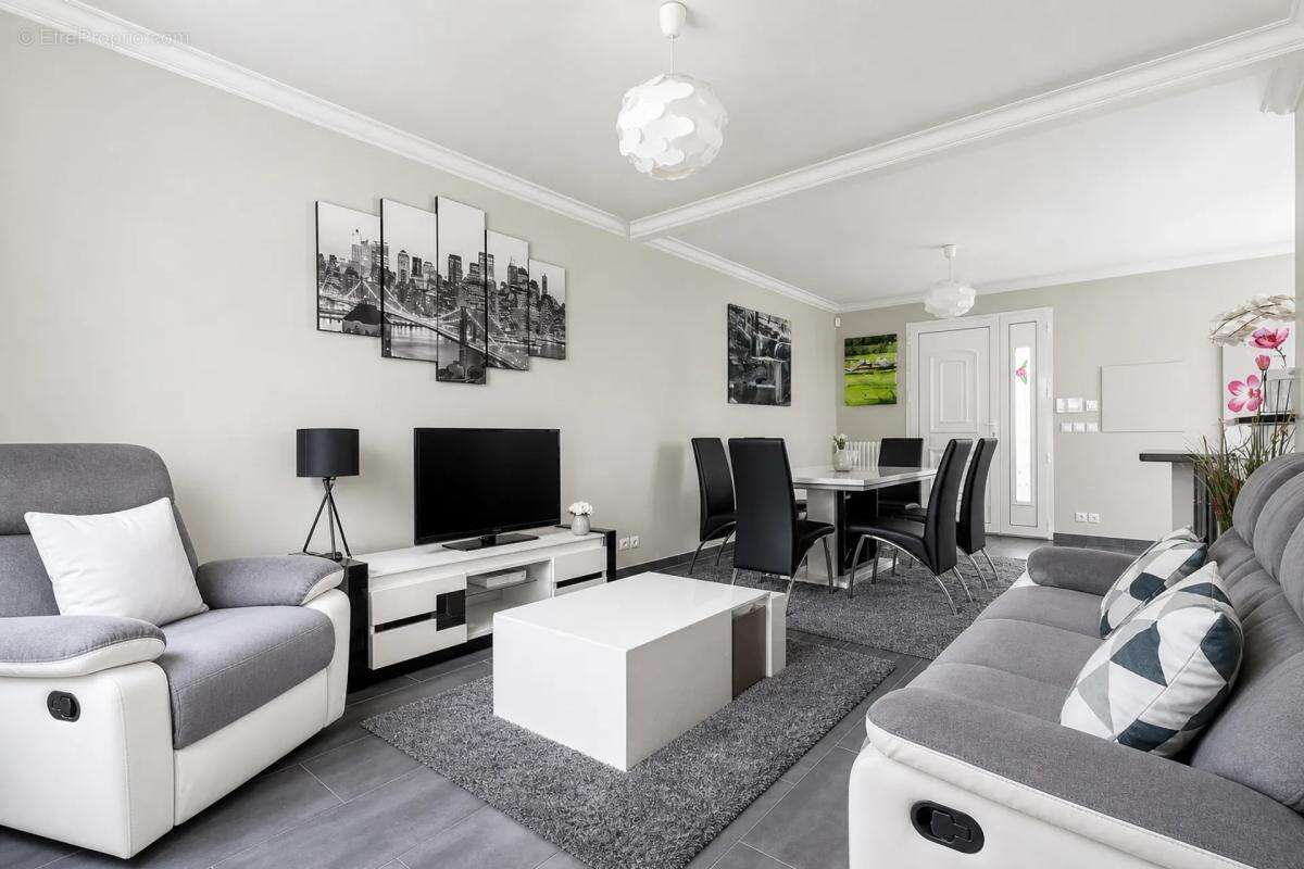 Maison à LE BLANC-MESNIL