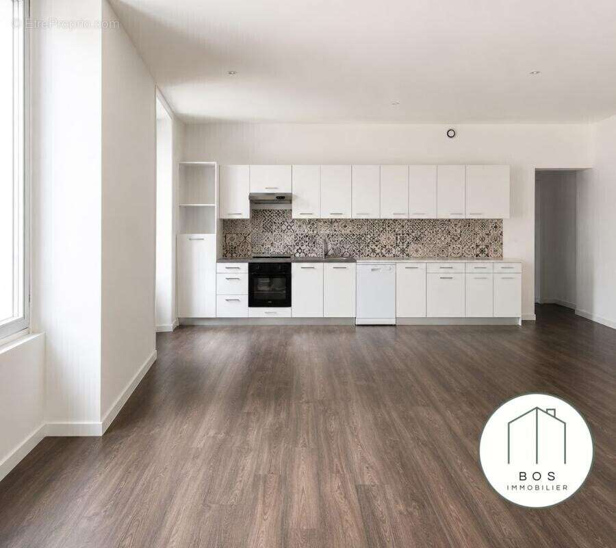 Appartement à SENAS
