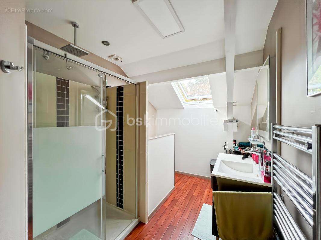 Maison à VIGNEUX-SUR-SEINE