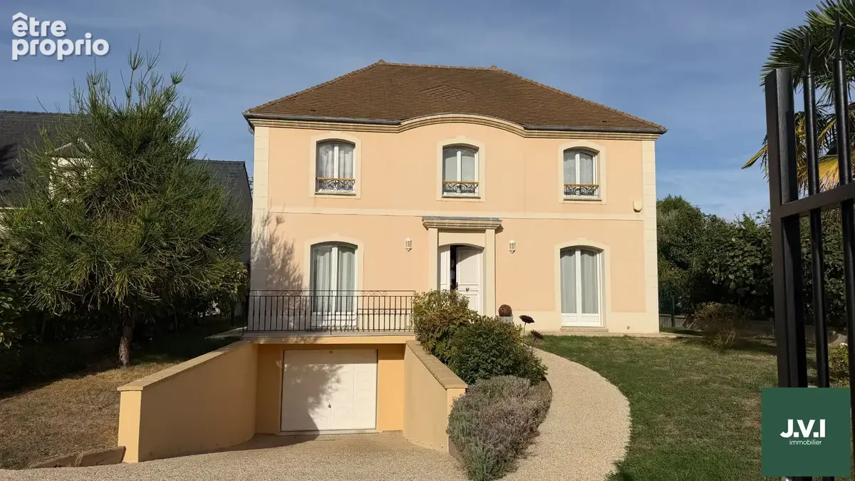 A VENDRE Maison Deuil La Barre 7 pièce(s) 164 m2 - photo 1