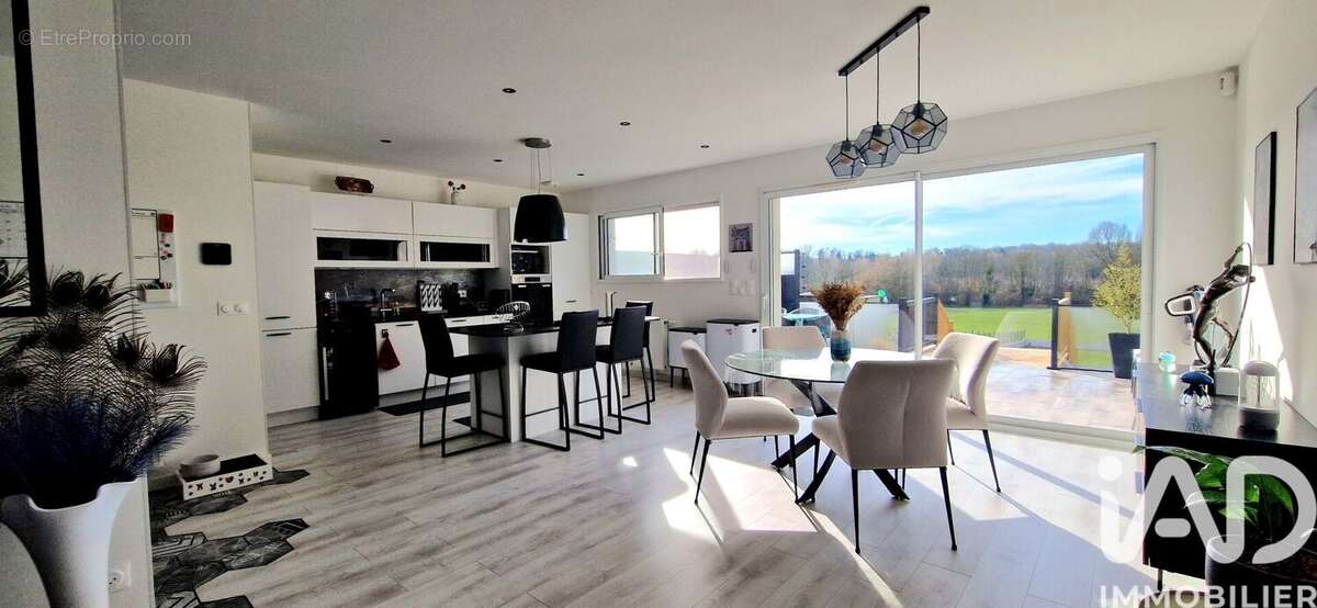 Photo 2 - Maison à ARMENTIERES-EN-BRIE