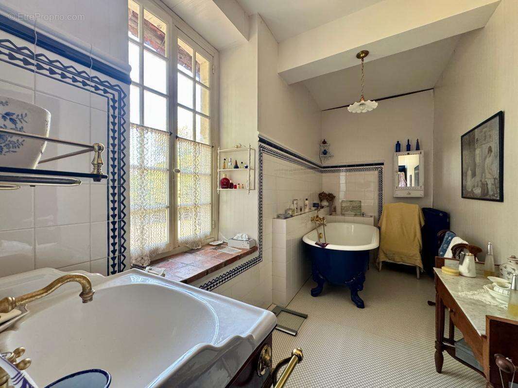 Maison à LASCLAVERIES