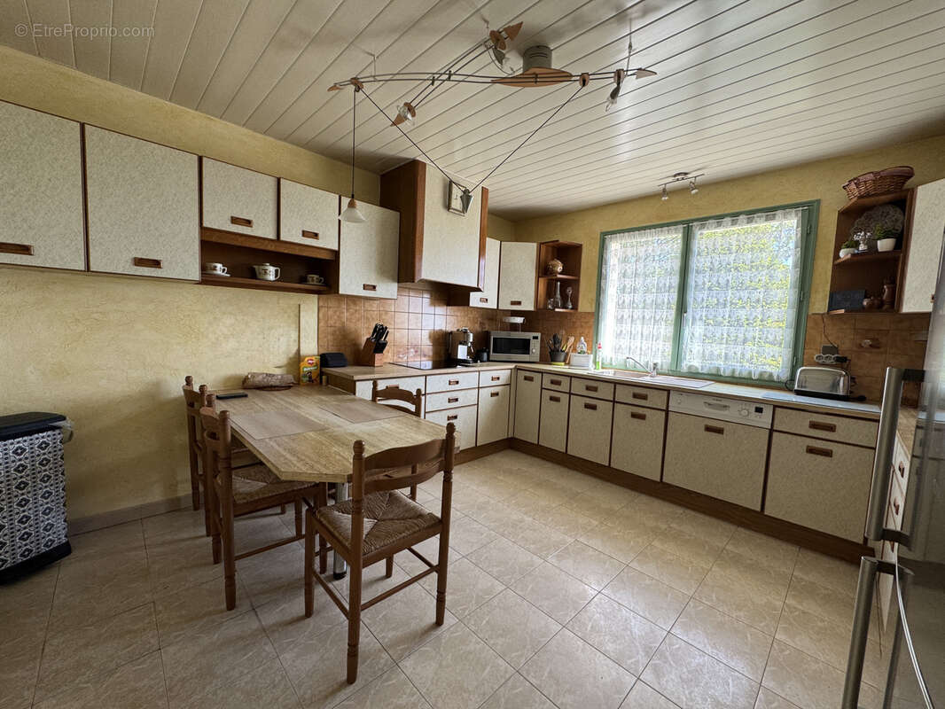 Maison à LAUDUN-L'ARDOISE