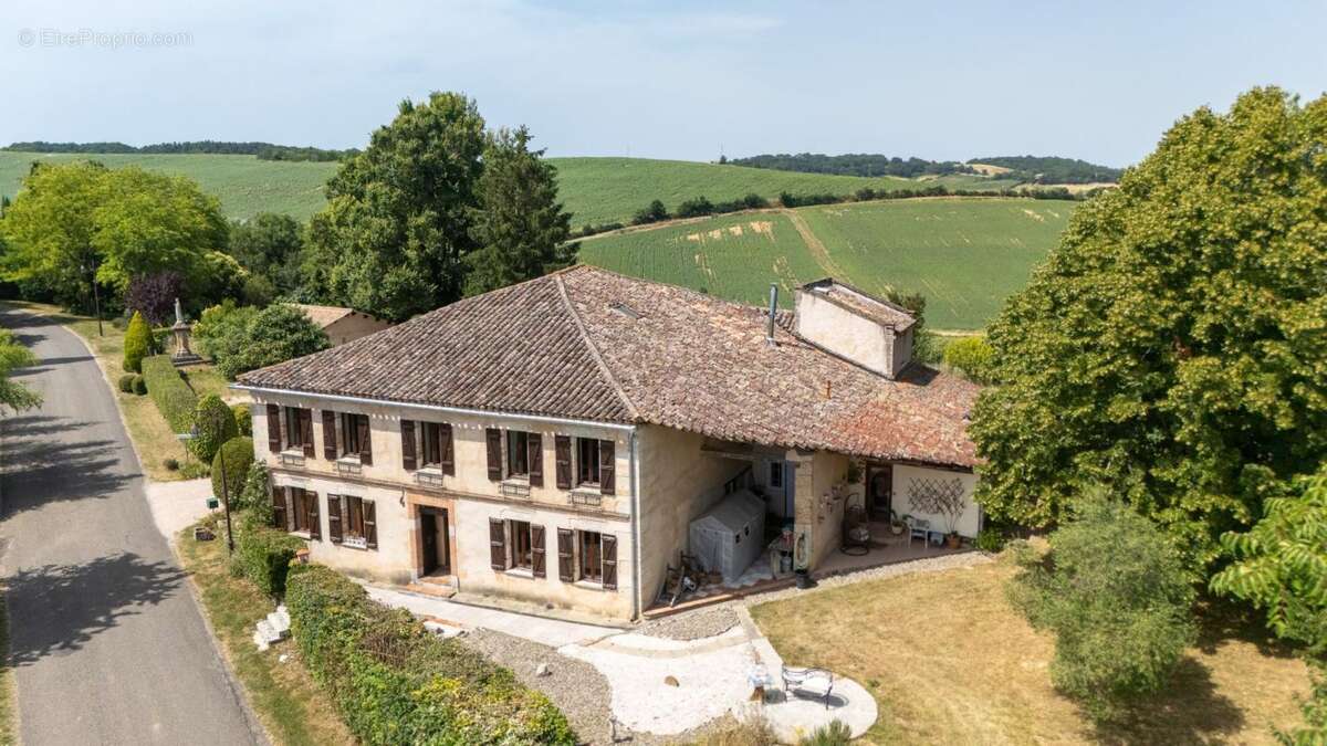 Maison à LAMOTHE-CUMONT