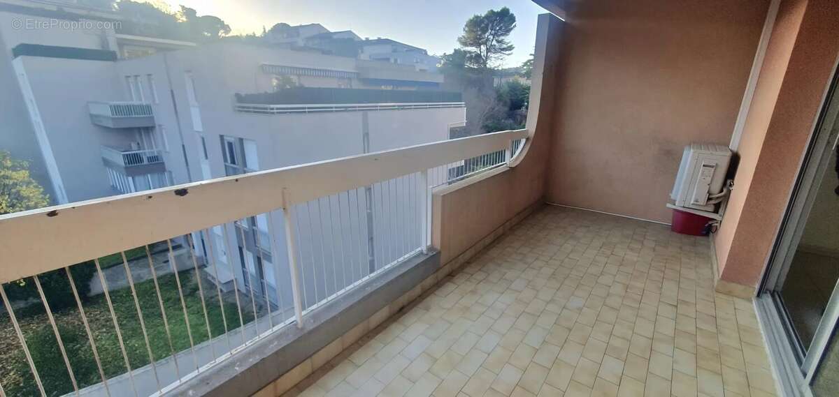 Appartement à VALLAURIS